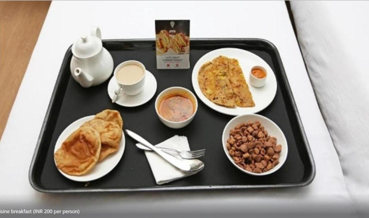 Hotel Clink New Delhi Airport ภายนอก รูปภาพ