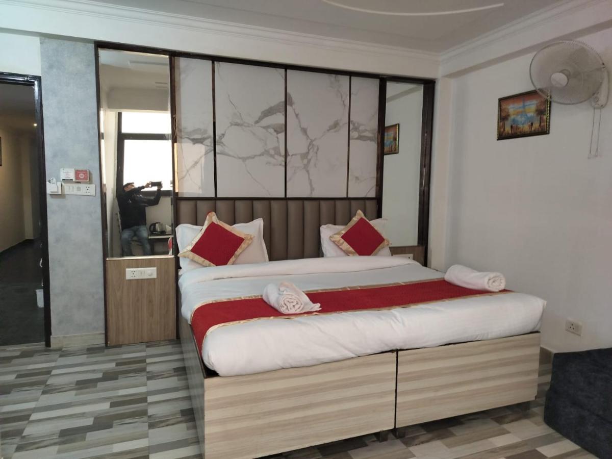 Hotel Clink New Delhi Airport ภายนอก รูปภาพ