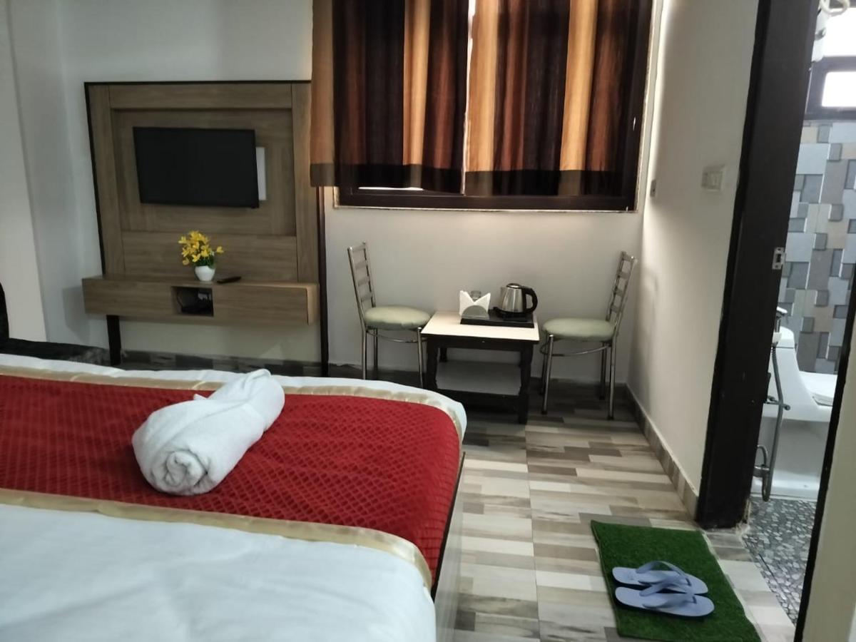 Hotel Clink New Delhi Airport ภายนอก รูปภาพ