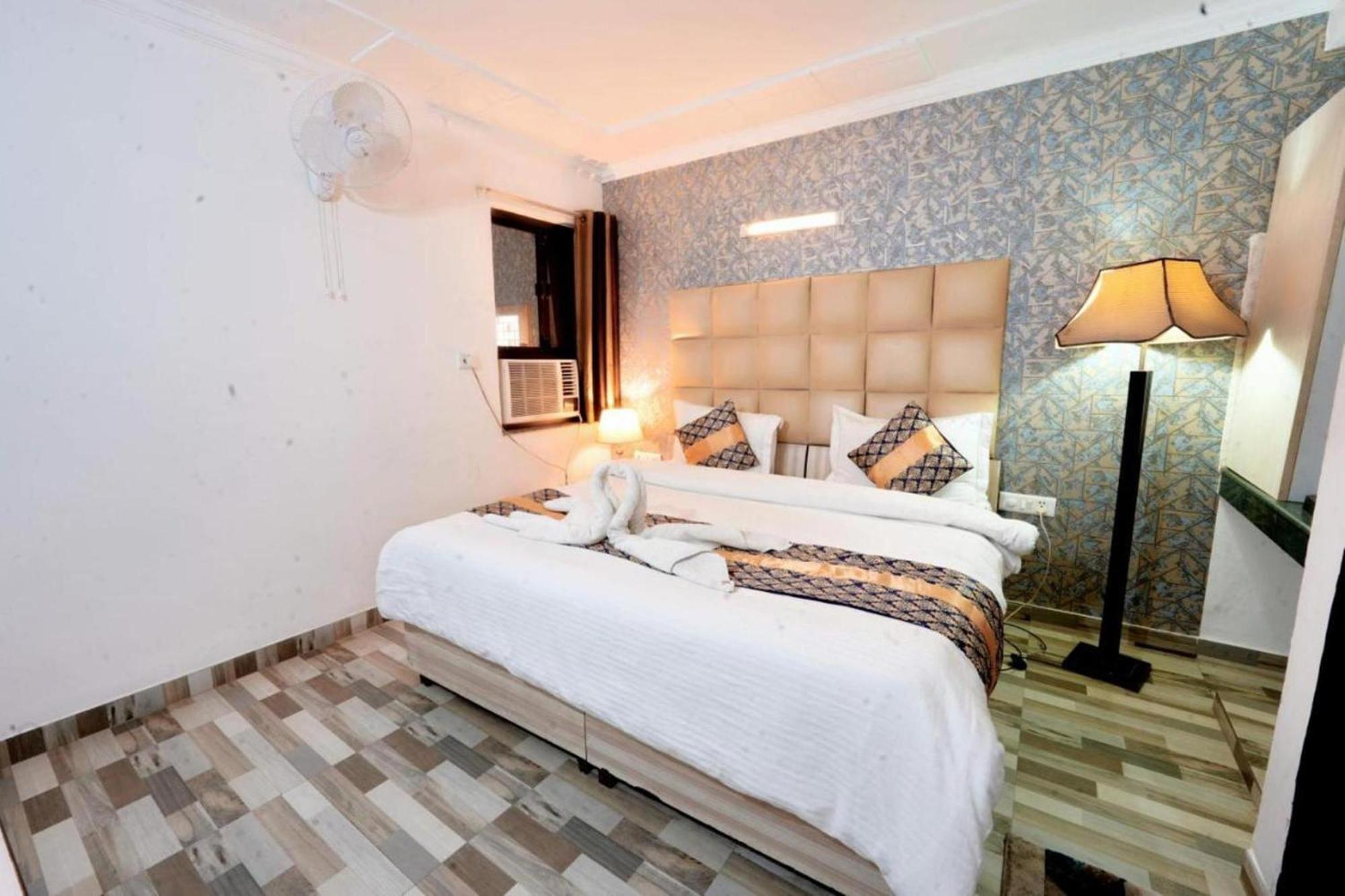 Hotel Clink New Delhi Airport ภายนอก รูปภาพ