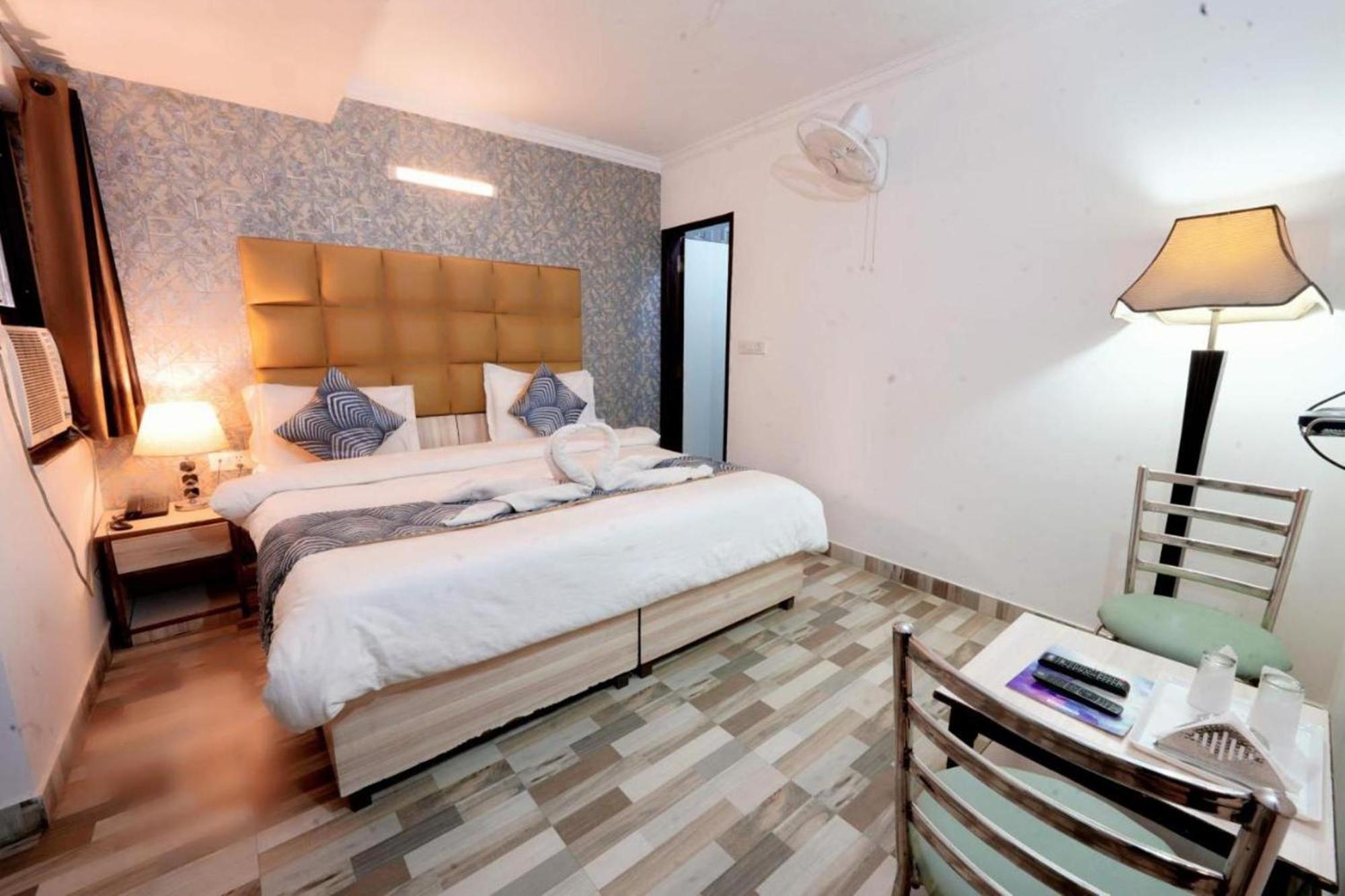 Hotel Clink New Delhi Airport ภายนอก รูปภาพ