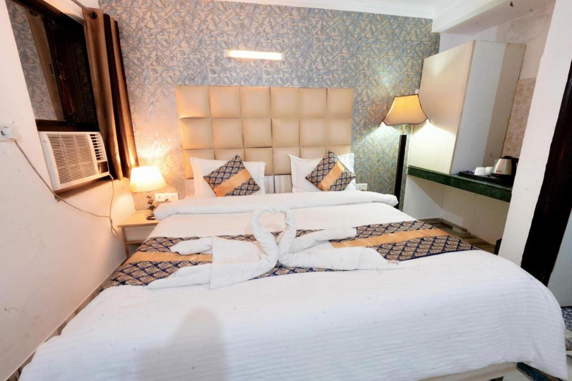 Hotel Clink New Delhi Airport ภายนอก รูปภาพ