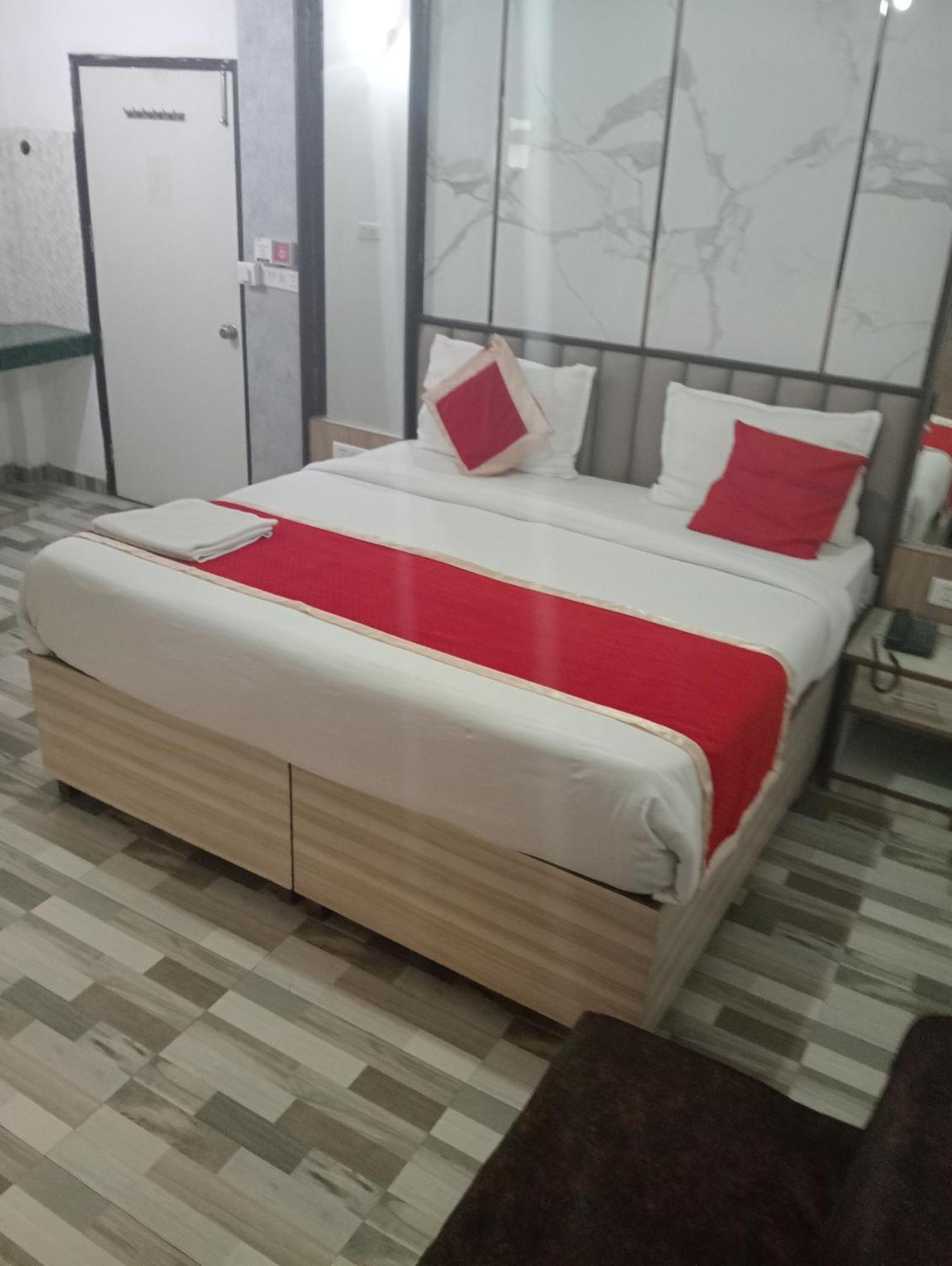 Hotel Clink New Delhi Airport ภายนอก รูปภาพ