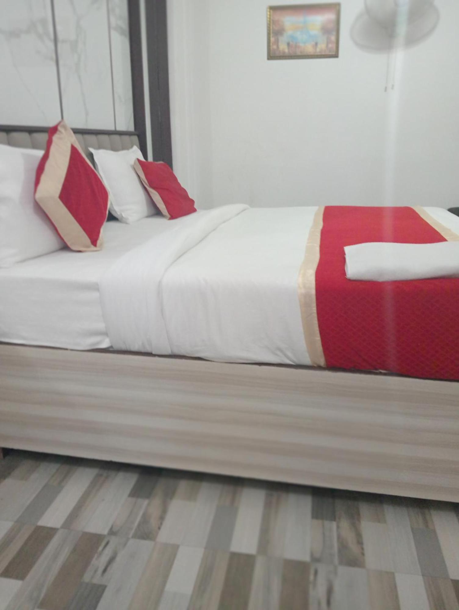 Hotel Clink New Delhi Airport ภายนอก รูปภาพ