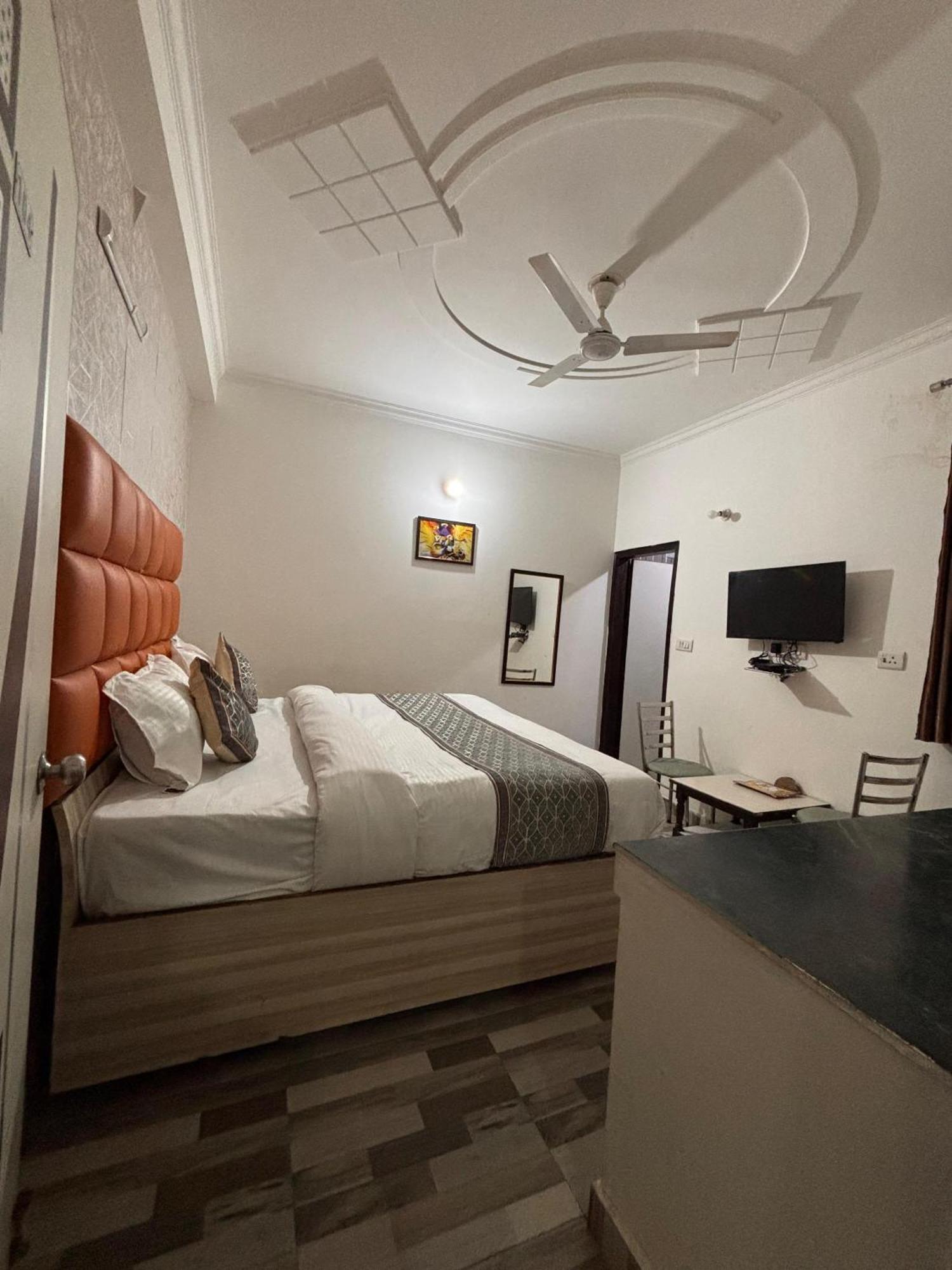 Hotel Clink New Delhi Airport ภายนอก รูปภาพ